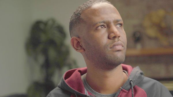 Выходец из Эфиопии, потерявший отца после травли в "Фейсбуке", требует с Meta* 2 млрд долларов