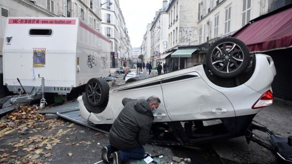 В Париже второй день продолжаются беспорядки после убийства курдов