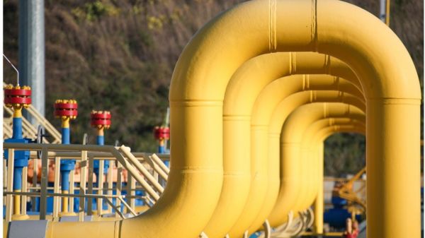 Путин разрешил принимать оплату задолженности за газ в иностранной валюте