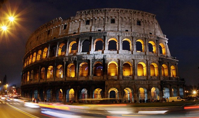 Первые посетители Колизея обожали перекусить фруктами и тушеными собаками 