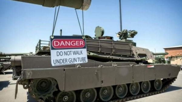 Украина призывает страны Запада ускорить передачу танков, а также просит ракеты и самолеты