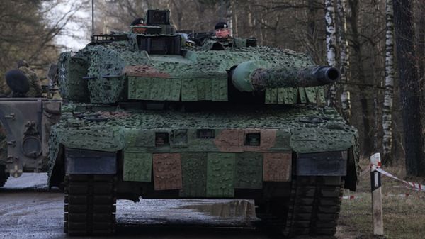 США и Европа объявили о новых поставках вооружений Украине накануне встречи "клуба "Рамштайн"