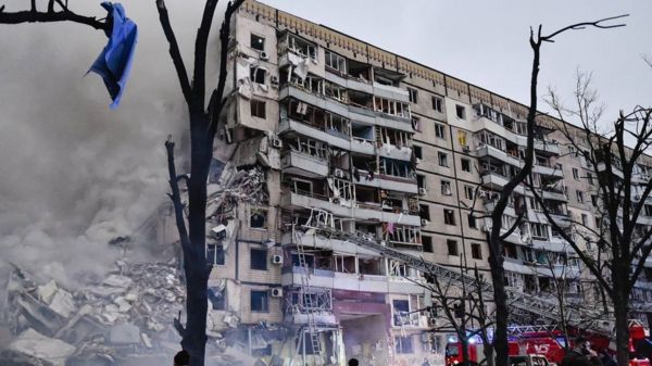 Что известно о попадании российской ракеты в многоэтажку в Днепре