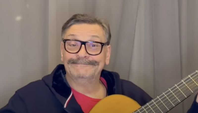 Российского актера Дмитрия Назарова и его жену уволили из МХТ имени Чехова. Ранее он высказывался против войны в Украине