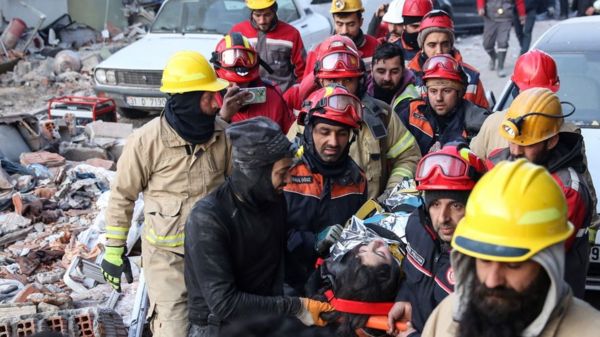 Землетрясение в Турции и Сирии: проблемы с доставкой помощи и поиск виновных