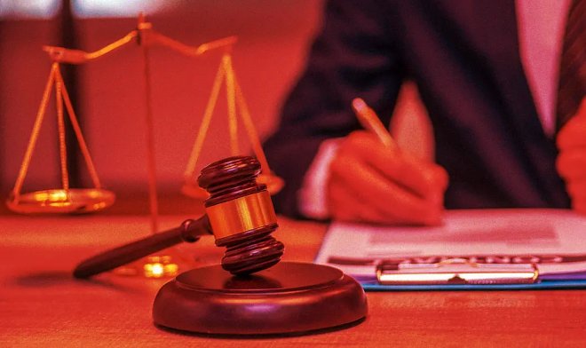 Искусственный интеллект &laquo;Claude&raquo; успешно сдал экзамен по юриспруденции 