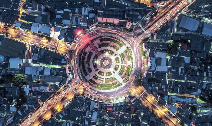 Сторонники теорий заговора атаковали концепцию &laquo;15-минутного города&raquo; 