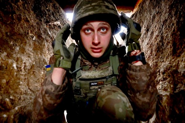 В окопах Донбасса, где каждую секунду может ждать смерть. Как ВСУ сдерживают российское наступление