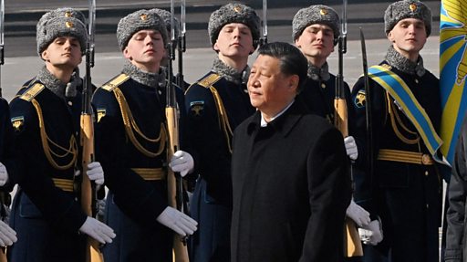 Си Цзиньпин прилетел в Москву по приглашению Путина. Как прошел первый день визита