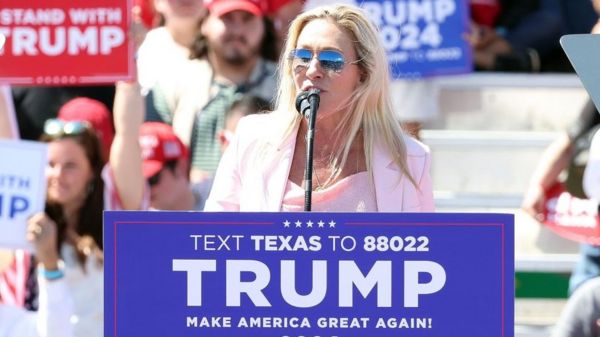 Дональд Трамп выступил на митинге в Техасе, пообещав закончить войну в Украине за 24 часа