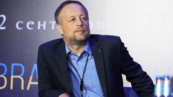 "От меня-то никакой храбрости не требуется". Экономист Константин Сонин об уголовном деле и оставшихся в России коллегах