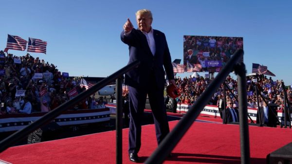 Дональд Трамп выступил на митинге в Техасе, пообещав закончить войну в Украине за 24 часа