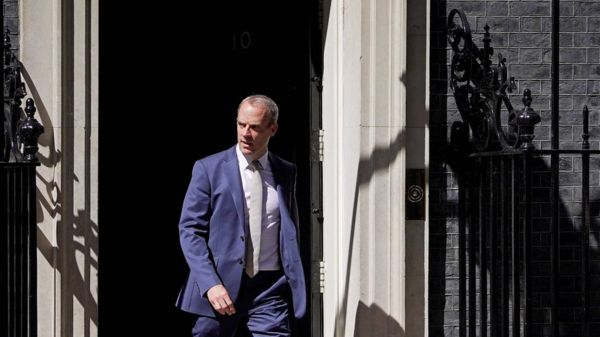 Доминик Рааб покинул правительство Британии из-за обвинений в буллинге