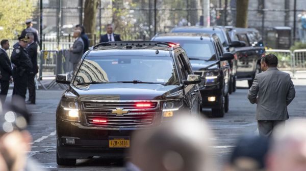 Трампу предъявлены обвинения в фальсификации отчетности. Он не признал вину и сказал сторонникам, что судья его ненавидит