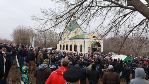 Власти Москвы передумали строить мечеть у Святого озера после протестов жителей района