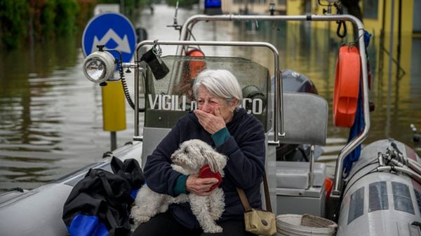 Наводнения в Италии: в регионе Эмилия-Романья погибли уже 14 человек, дожди продолжаются