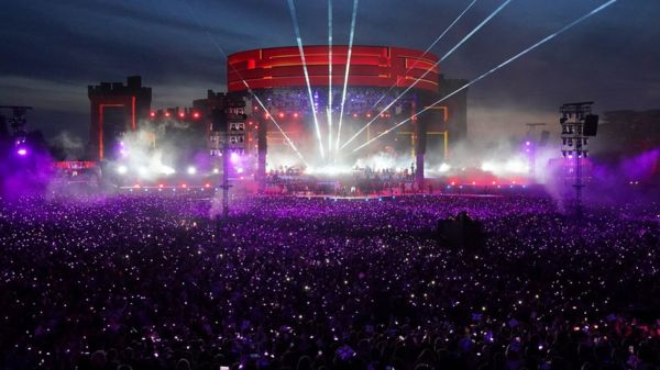 После коронации Карла III: праздник на улицах и грандиозный концерт в Виндзоре &ndash; фотографии