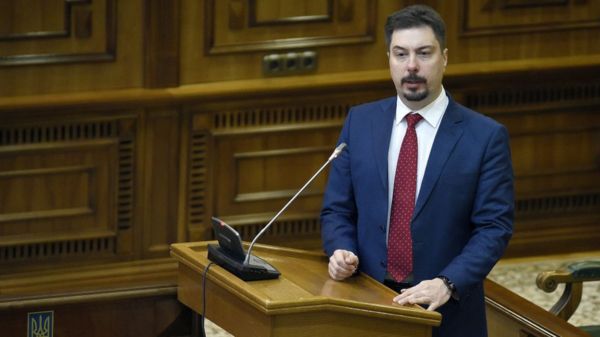 Пачки долларов на диване. Главу Верховного суда Украины Князева подозревают в коррупции