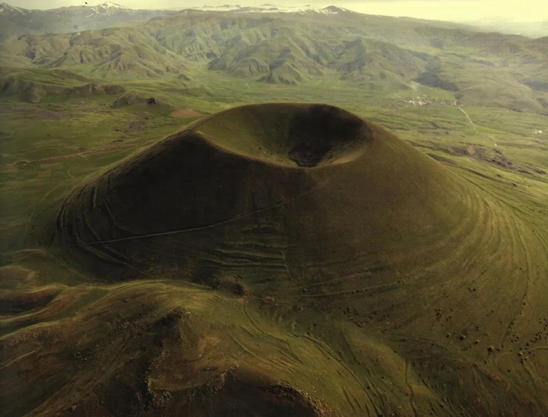 Армянское нагорье: действующие вулканы и их история