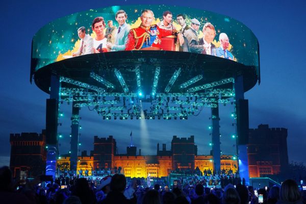 После коронации Карла III: праздник на улицах и грандиозный концерт в Виндзоре &ndash; фотографии