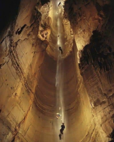 Крубера: самая впечатляющая и устрашающая пещера, которую мы когда-либо видели