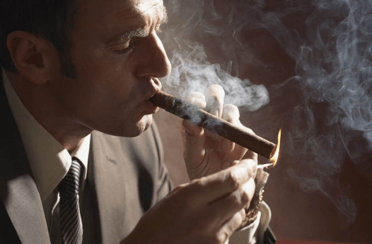 Курение уменьшает объем мозга: научное подтверждение и мнение эксперта
