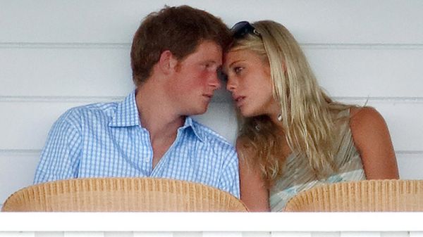 "Кровавые руки прессы". Принц Гарри дает показания в суде Лондона, обвиняя газеты в прослушивании