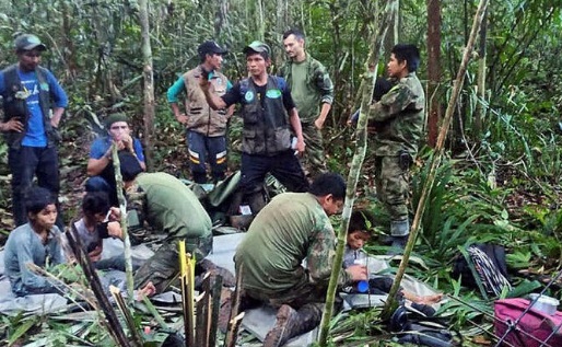 Дети-индейцы выжили в Амазонке после катастрофы самолета благодаря своим навыкам выживания и знанию леса