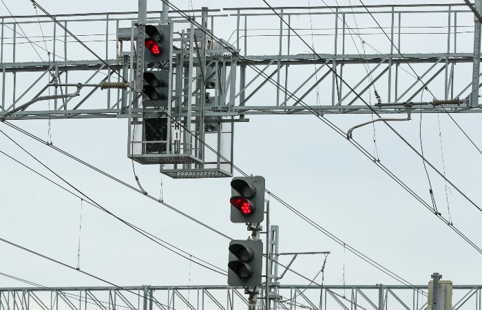 Движение пригородных поездов под Белгородом приостановлено из-за схода грузовых вагонов