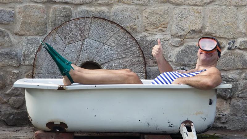 Почему времяпрепровождение в ванной может быть опасным во время грозы?