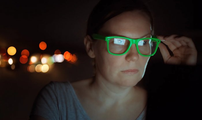 Ученые не смогли доказать пользу очков с фильтрами синего света