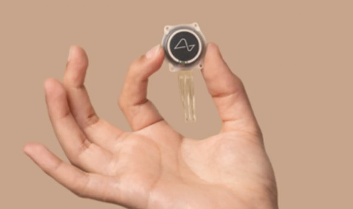 Проект мозгового импланта Neuralink переходит к испытаниям на людях