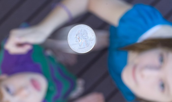 Шансы выбросить орла или решку на самом деле не равны 50/50