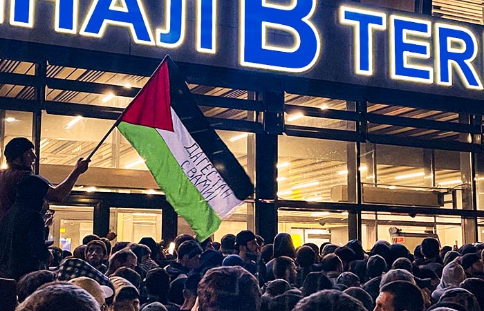 После беспорядков в аэропорту Махачкалы задержаны 60 подозреваемых