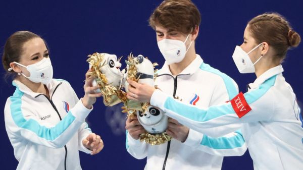Почему россиян-фигуристов до сих пор не наградили золотом Игр-2022? И при чем тут Камила Валиева