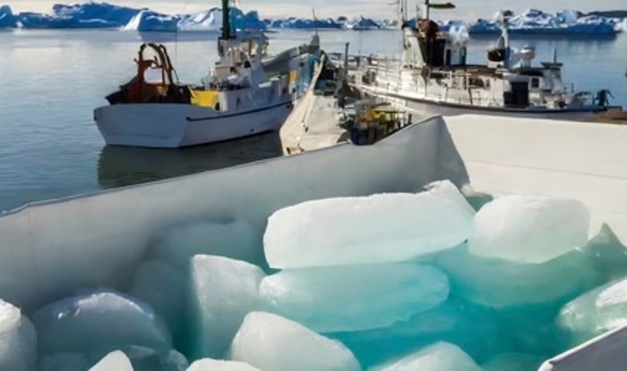 Лед тающих ледников Гренландии начали экспортировать в дубайские бары