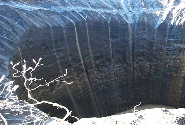 В Арктике происходят массовые взрывы. Их сила сравнима с испытаниями ядерного оружия. Как их объясняют ученые?