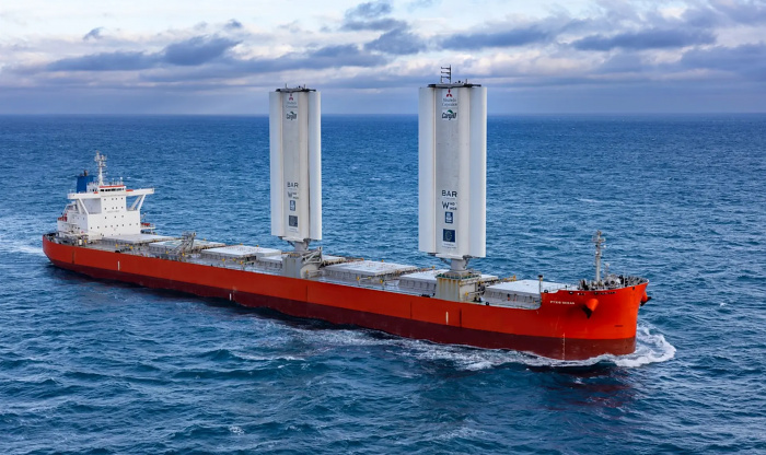 Современные паруса позволяют судам экономить до трех тонн топлива в день