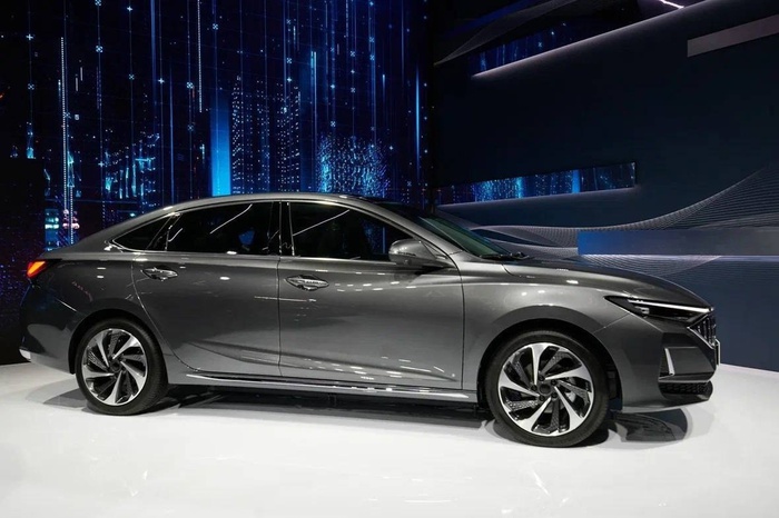 В Нижнем Новгороде показали автомобили возрожденного бренда Volga