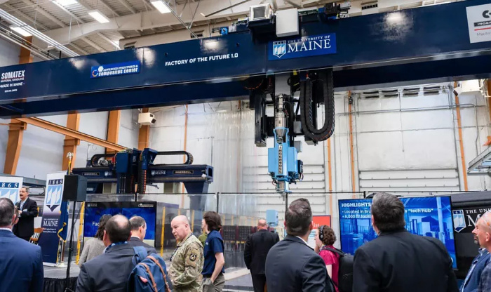 В Университете Мэна создали самый большой строительный принтер в мире