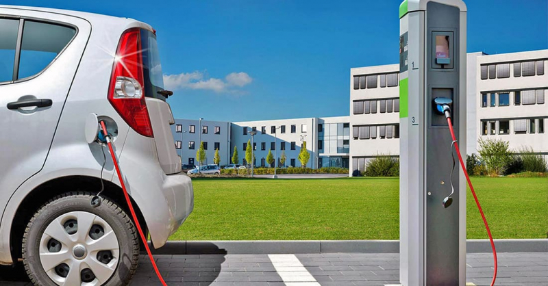 Зарядные станции для электромобилей: отличия от других устройств и преимущества