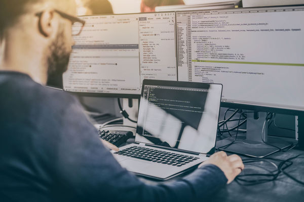 Как выбрать онлайн школу для получения IT профессии