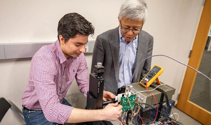 Миниатюрный гаджет с &laquo;рентгеновским&raquo; зрением может уместиться в смартфоне