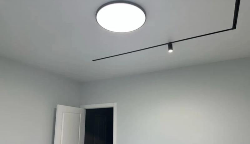 Качественный и надежный светодиодный потолочный светильник - люстра с пультом и Bluetooth