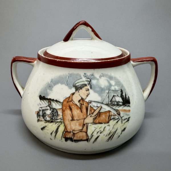 Агитационный фарфор: История, Примеры и Коллекционирование