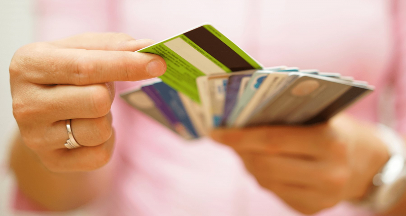 Что выгоднее - рассрочка или кредитная карта: определяемся в сходстве и отличии карт с лимитом