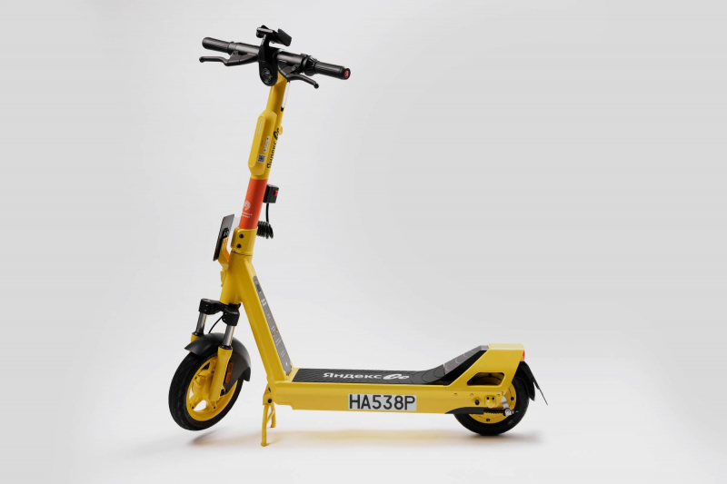 &laquo;Яндекс&raquo; показал новое поколение электросамокатов с кнопкой для старта поездки