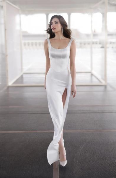 Прямые свадебные платья: когда меньше &mdash; значит больше