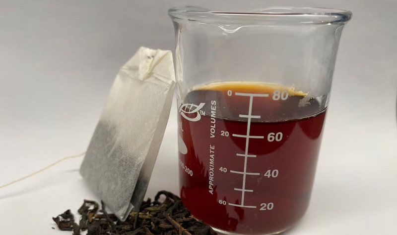 Процесс заваривания чая очищает воду от тяжелых металлов