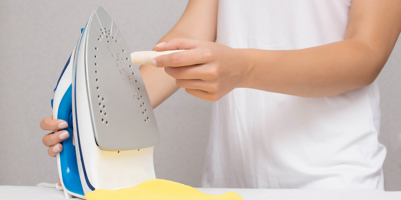 Утюг как новенький: секреты идеальной чистки домашнего помощника